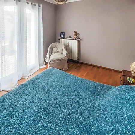 Сasa de vacaciones 3 Bedroom Lovely In Caux