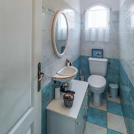 Сasa de vacaciones 3 Bedroom Lovely In Caux