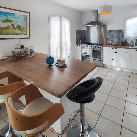 3 Bedroom Lovely In * Caux