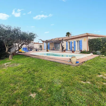 Сasa de vacaciones 3 Bedroom Lovely In